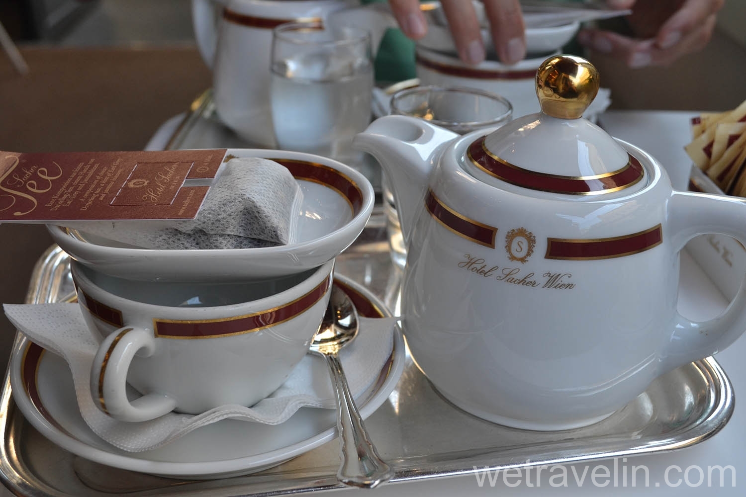 чай в отеле Захер в Вене