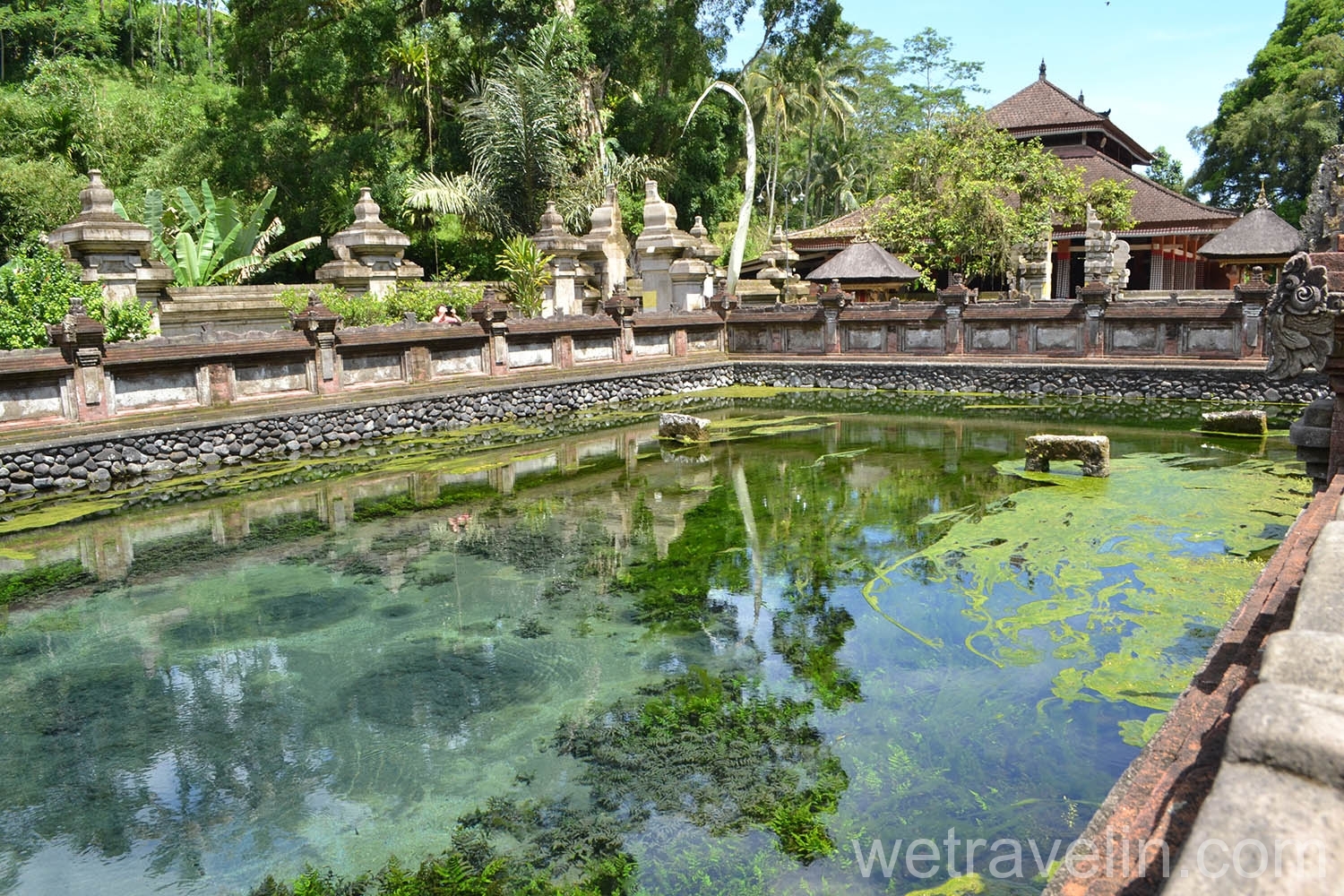озеро с источниками в Тирта Эмпул Бали