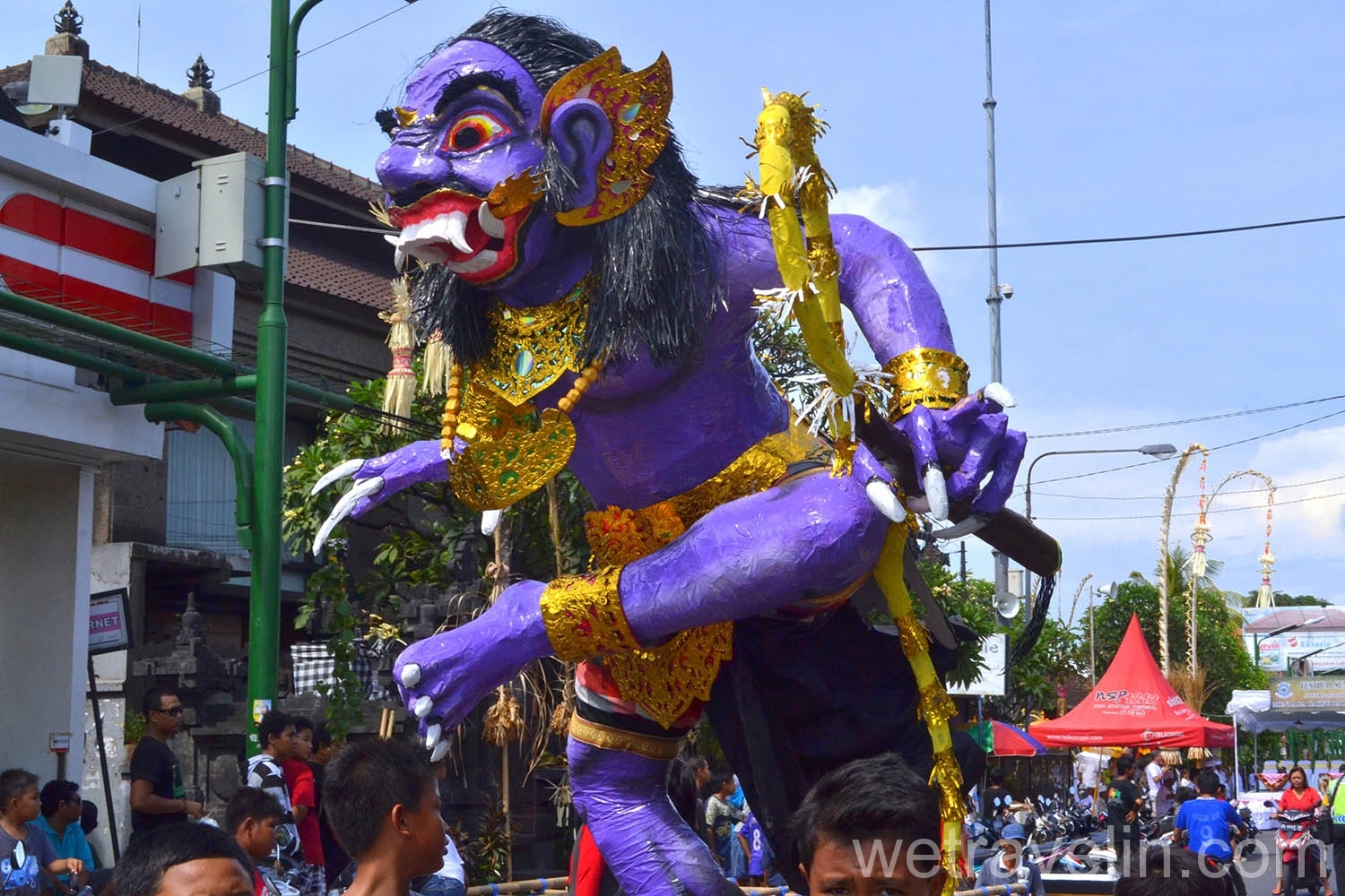 скульптура на новый год на Бали