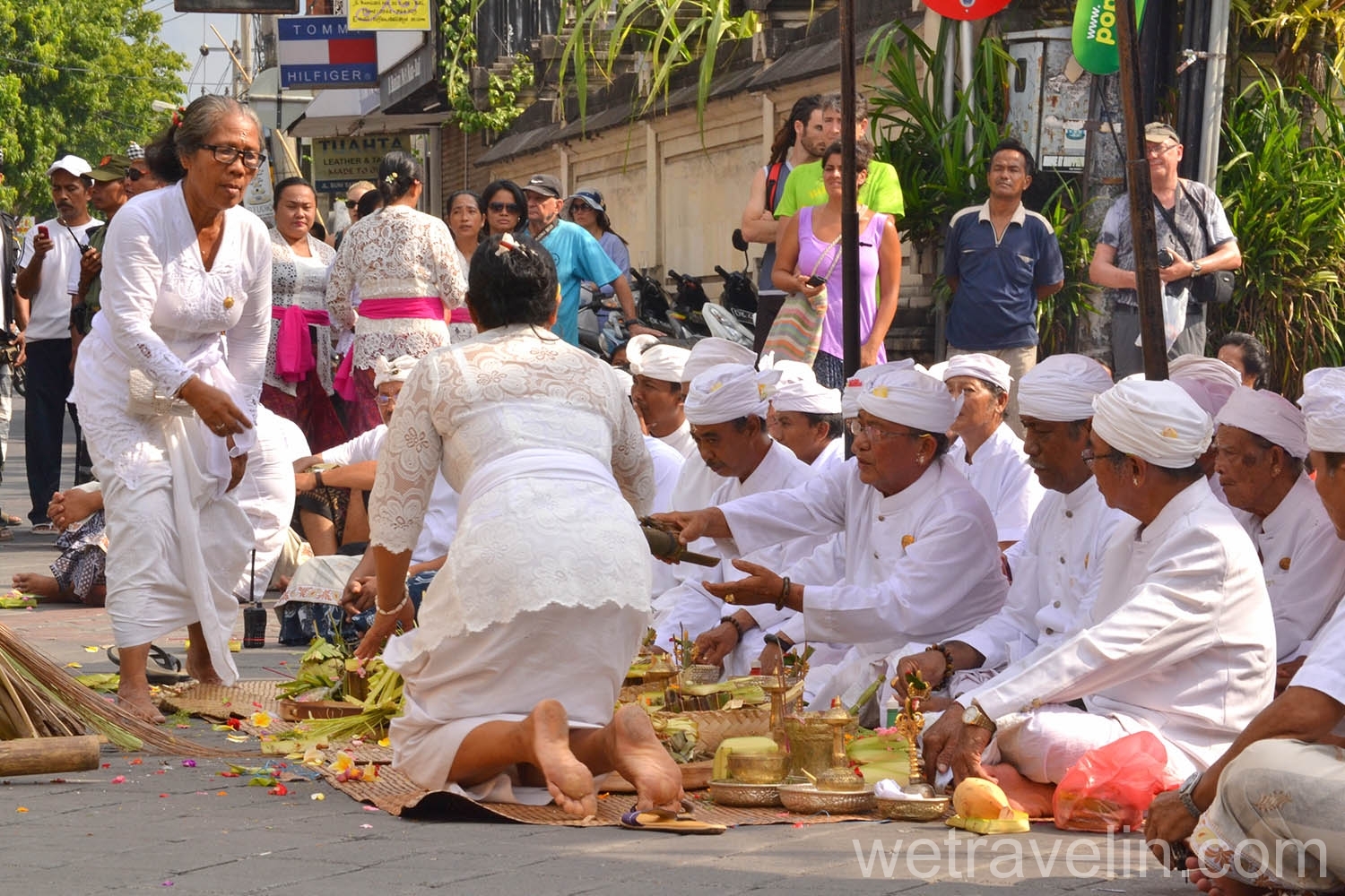 духовная часть праздника Тавур Кесанга на Бали