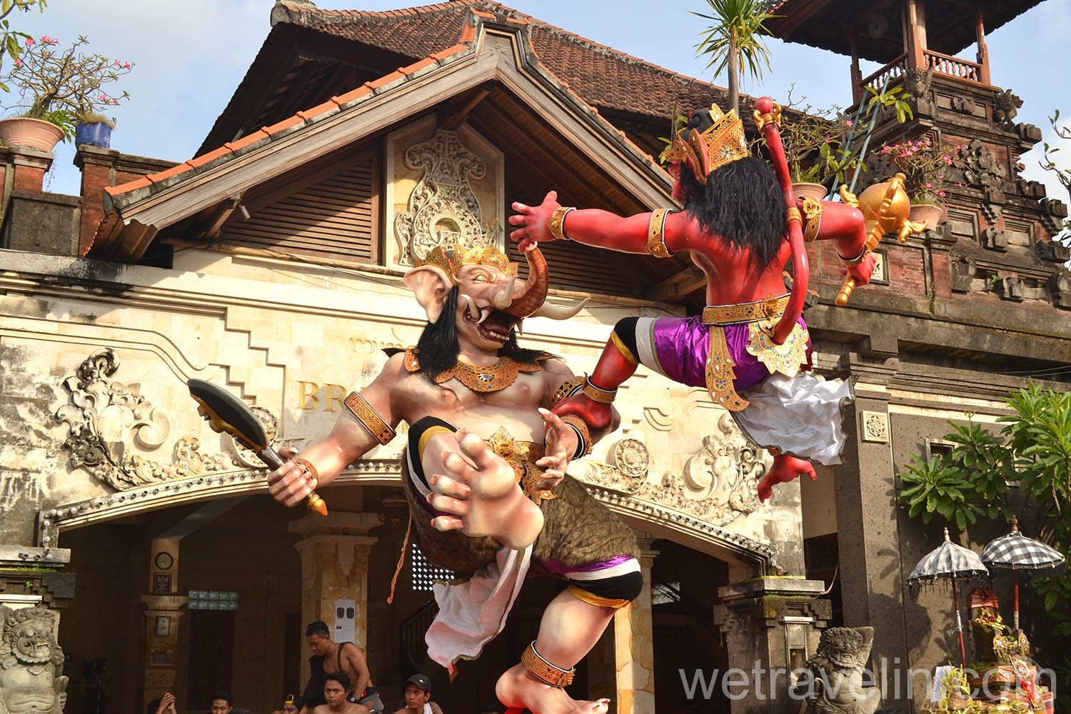 скульптура для нового года на Бали