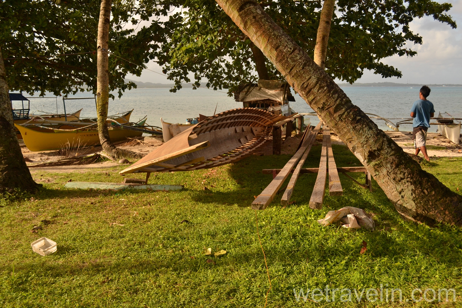 ремонтная лодок на острове Даку