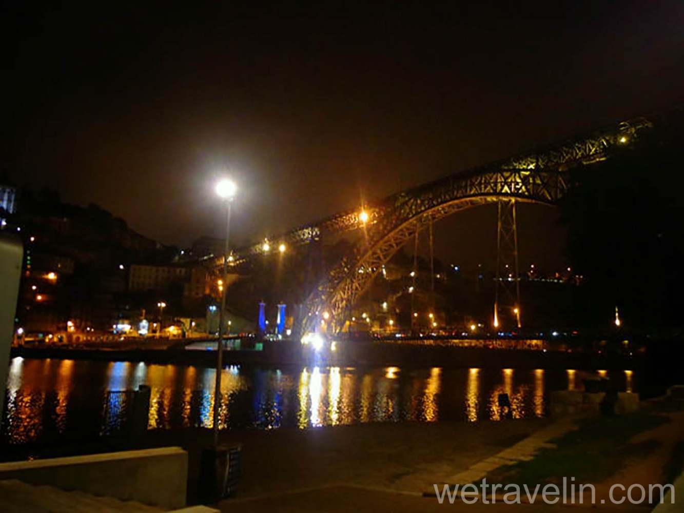 ночной вид города Порту