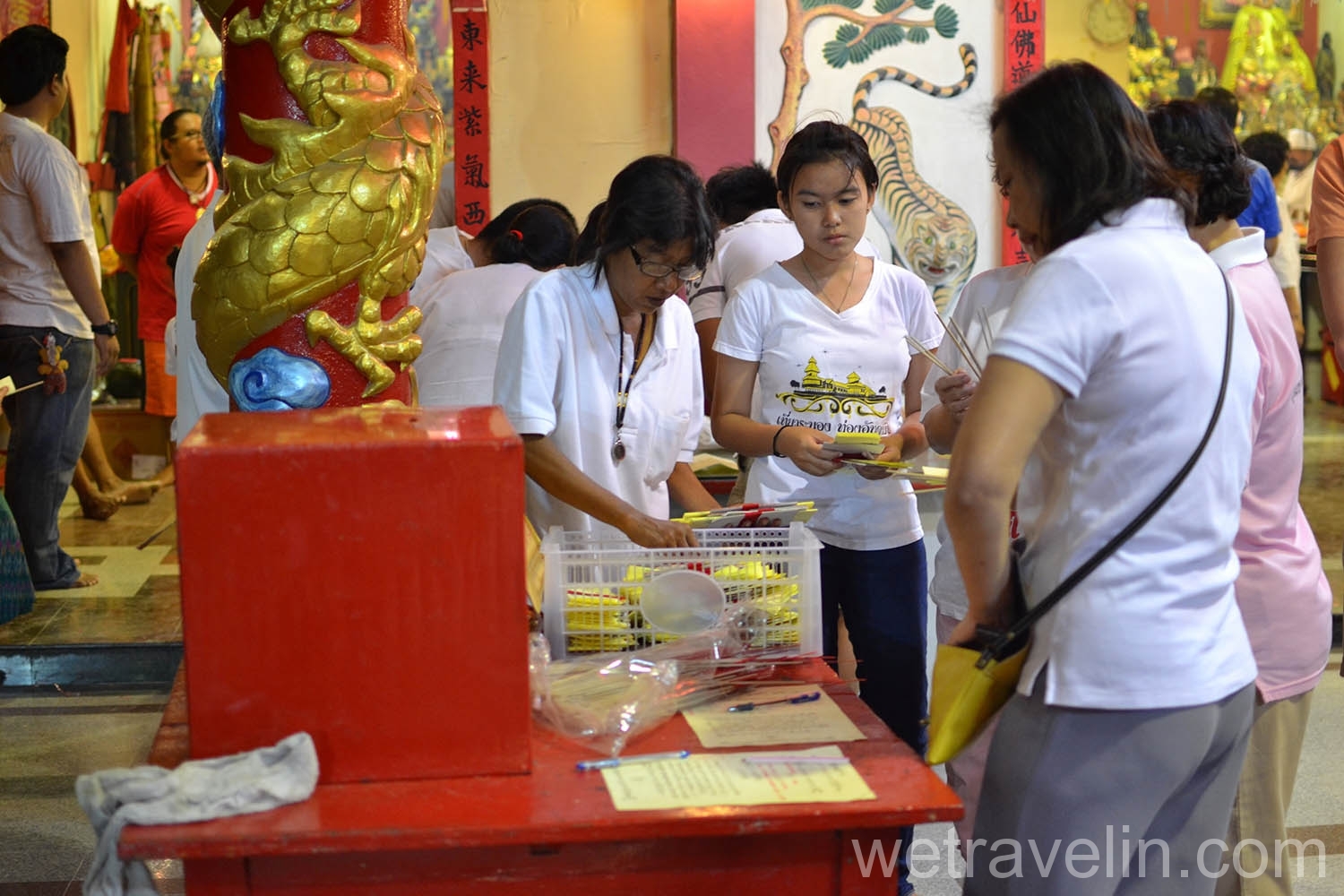 китайский новый год в храме Samkong Shrine