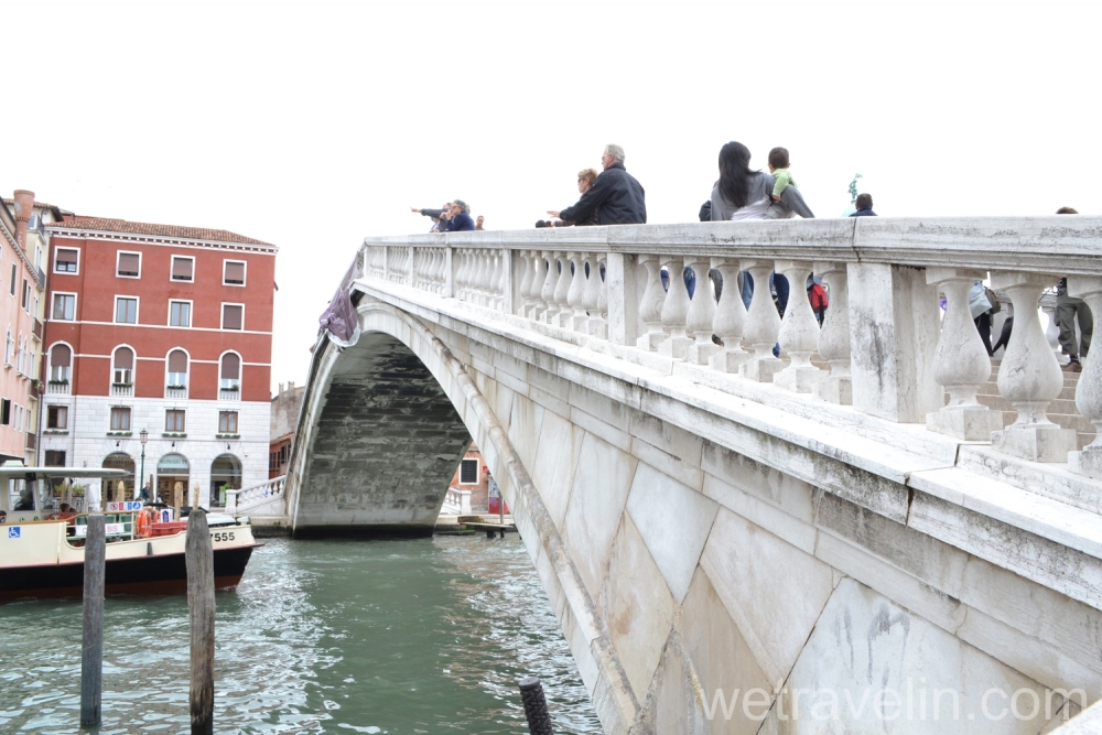 мост около ж д станции в венеции