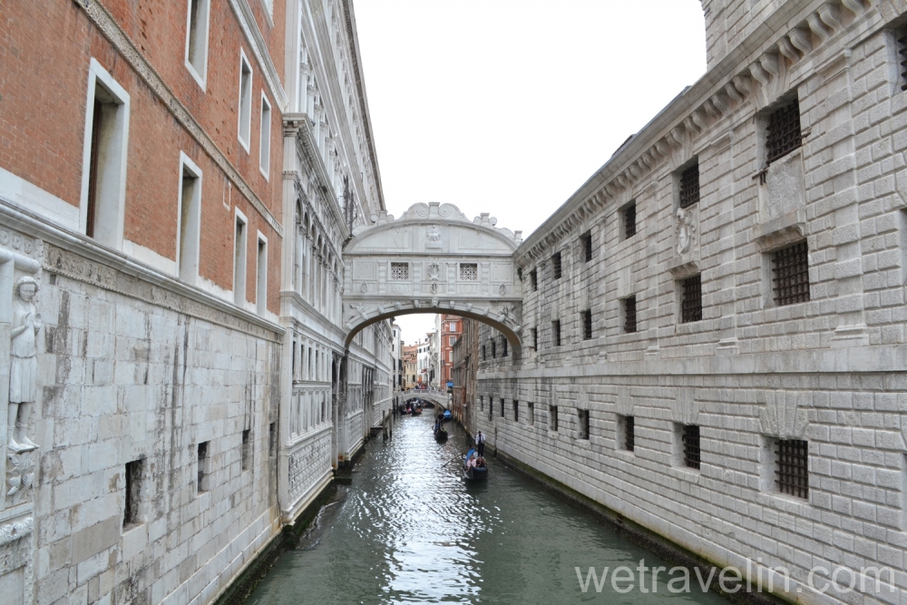 мост вздохов в Венеции