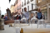 столик в кафе в венеции