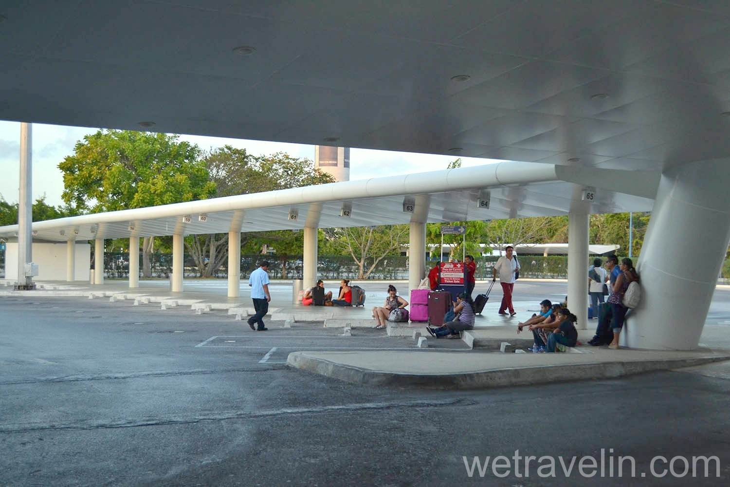 автобусный терминал в аэропорту Канкун