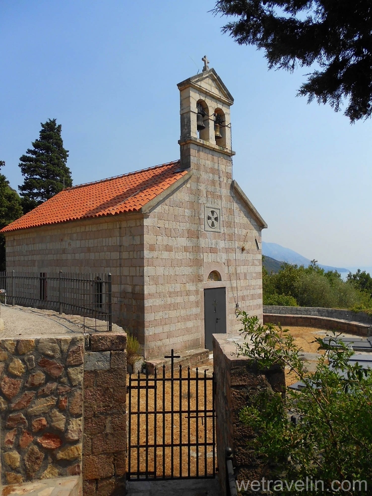 храм в Черногории