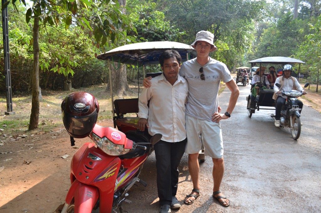 макс и камбоджийский водитель
